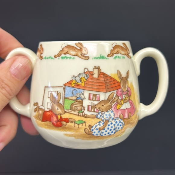 Vintage Royal Doulton “Bunnykins “ fine bone china two handle child mug - Picture 5 of 8